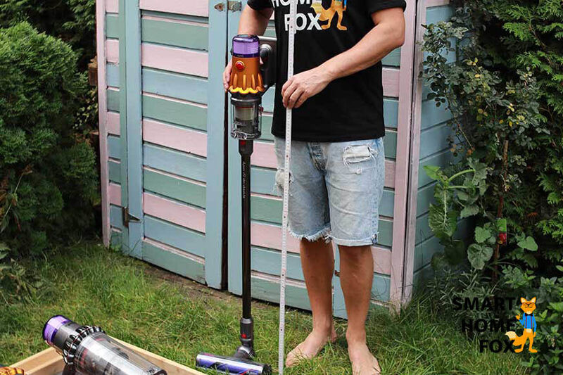 taille aspirateur dyson v12